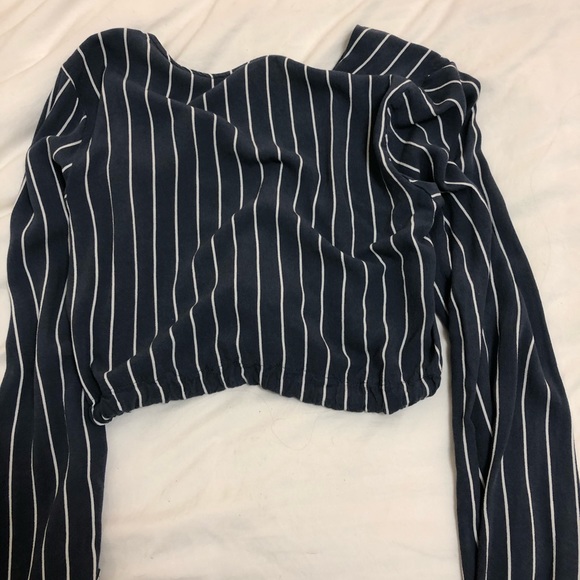 Pacsun cropped shirt - Picture 2 of 2